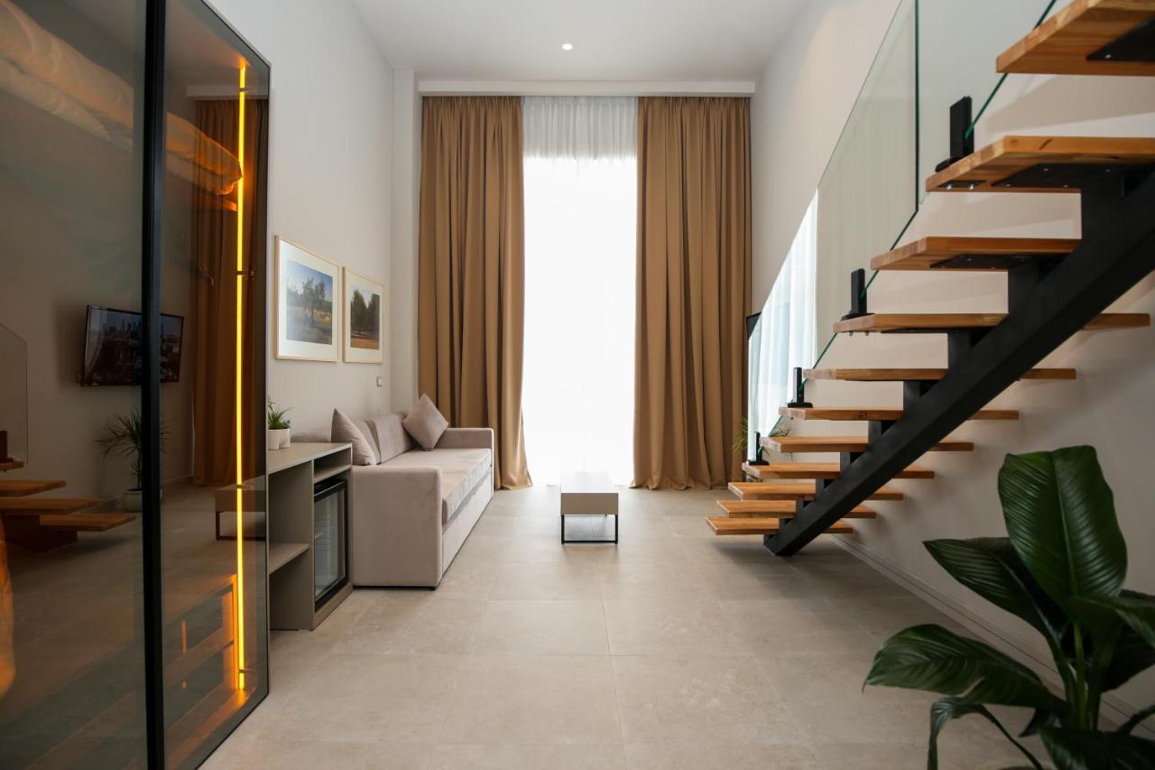 Toto Hotel & Apartments Radhimë Екстериор снимка