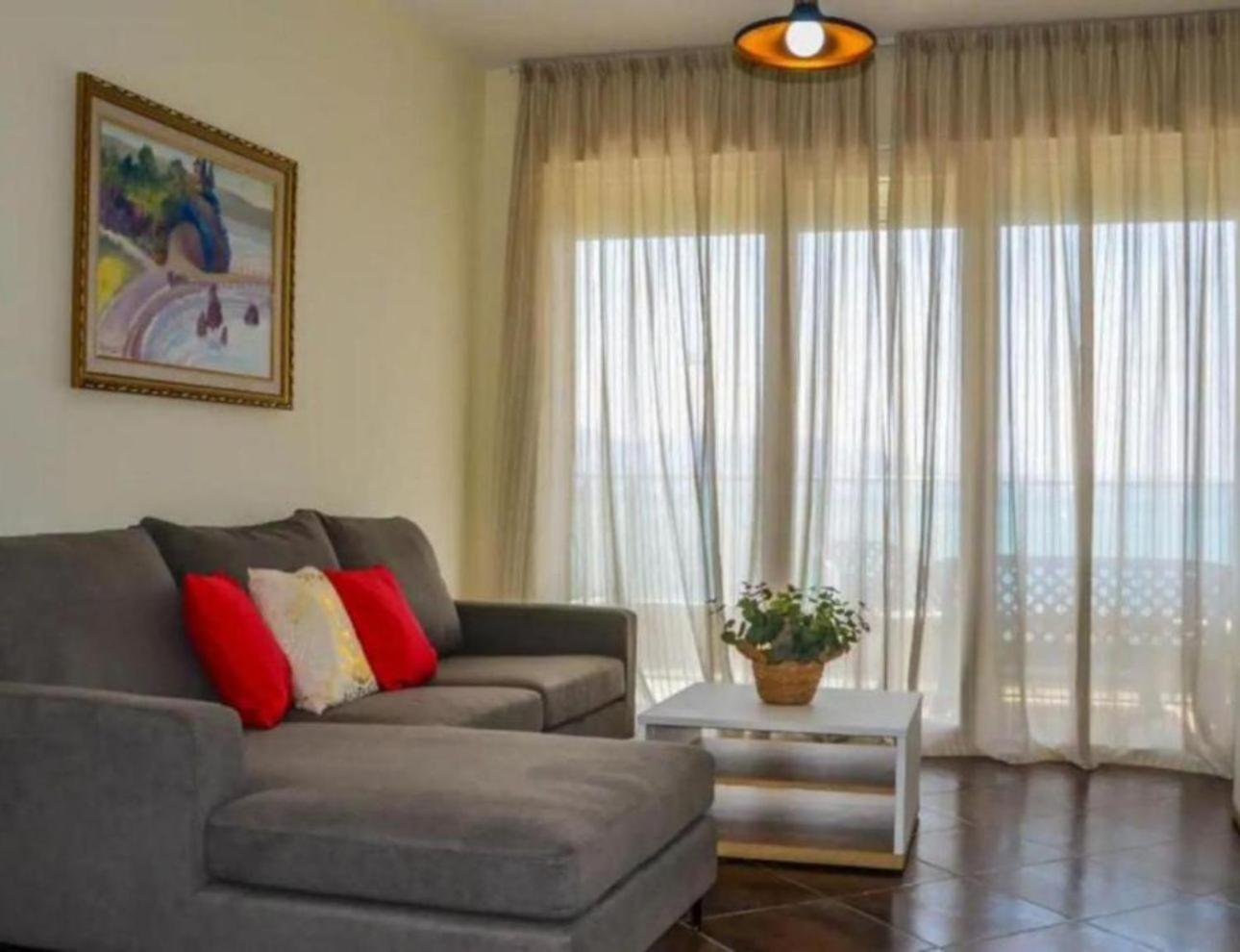 Toto Hotel & Apartments Radhimë Екстериор снимка
