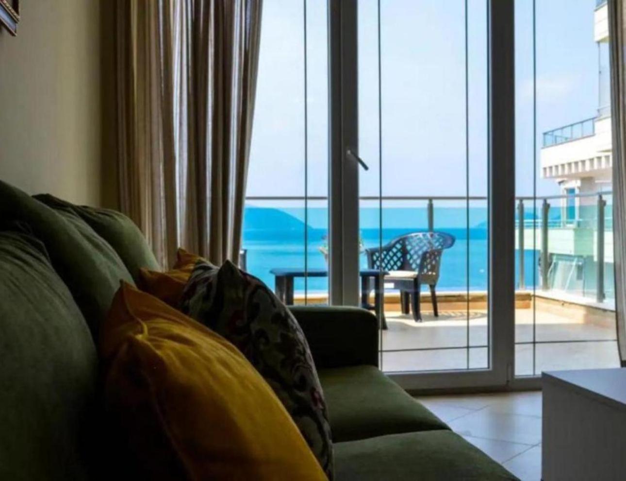 Toto Hotel & Apartments Radhimë Екстериор снимка