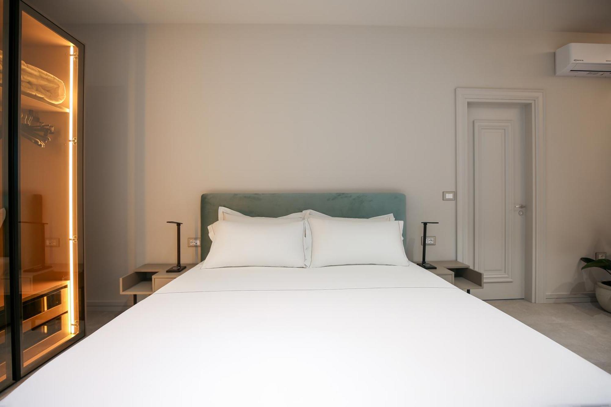 Toto Hotel & Apartments Radhimë Екстериор снимка